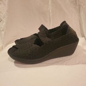 BareTrap women's woven open toe wedged heels size 7 1/2
